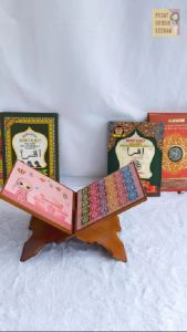 Rekal Al Quran Anak Tatakan Dudukan Meja Baca IQRO Al Quran Anak Mengaji TPA