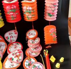Mid Autumn Festival Lantern Classic Handmade Tang Lung Warm LED Candle Lantern Family Reunion Childhood Memory Cartoon Lantern 12 Pieces / Set