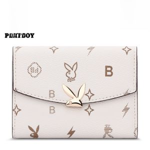 PLAYBOY กระเป๋าสตางค์สุภาพสตรีขนาดกะทัดรัดความจุขนาดใหญ่สไตล์สั้นพับ Multi-Card Slot กระเป๋าใส่เหรียญ PVC วัสดุรูปแบบเรขาคณิต