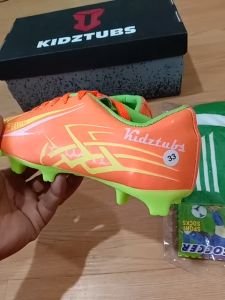 KIDZTUBS Sepatu Bola Anak Paket Komplit Sepatu Bola Tas Skin Deker Kaos Kaki Usia 6-10 Tahun Size 28 29 30 31 32 33 34 35 36 37 KDZ1602010825