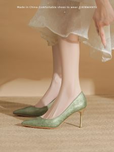 สไตล์ฝรั่งเศส รองเท้าส้นสูง ผู้หญิง ส้นบาง 2024 ใหม่ชี้นิ้วเท้าสไตล์จีนสวย สีเขียว ไม่เหนื่อยปากแบนรองเท้าเดี่ยว