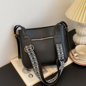 Casual Hiya Bucket Bag with Contrast Color Retro Style Soft Surface Shoulder Crossbody Satchel for Youths