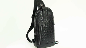 Túi đeo chéo nam da cá sấu cao cấp BEE GEE – DCN9042