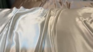 Elegant 100% Silk Anti-Aging Pillowcase 20x30 Hypoallergenic and Hypoertropic
