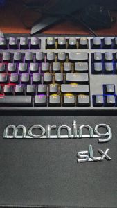 Chữ nổi Morning và sLx được dán phía sau xe Kia Morning