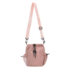 กระเป๋าสะพายข้างผู้หญิงแบบลำลองสไตล์ใหม่ปี 2025 กระเป๋าถือทรงถังแบบลำลอง กระเป๋าสะพายข้างผ้าลายสีพื้น