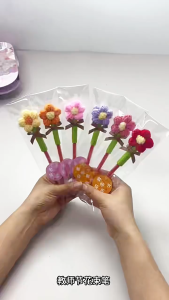 {SG Local} Teachers Day Gift Special Red Ink Hand-Woven Flower Pen For Marking Worksheet