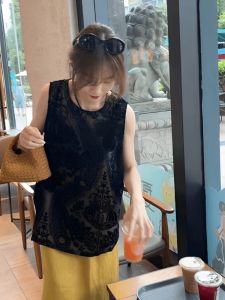 European Goods Retro Jacquard Sleeveless Black Tops Womens Summer 2024 New Arrival Fancy Temperament Wild Vest T-shirt