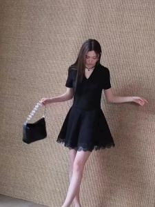 Minimalist Waist-cinching Lace-trimmed Black Dress Short Sleeve V-Neck