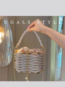 กระเป๋าถือทรงถัง กระเป๋าสะพายข้างแบบมีสายรัด กระเป๋าถือ กระเป๋าสะพายไหล่แบบอเนกประสงค์ ทำจากโลหะ งานฝีมือ ประดับเพชร แฟชั่นสำหรับงานเลี้ยง