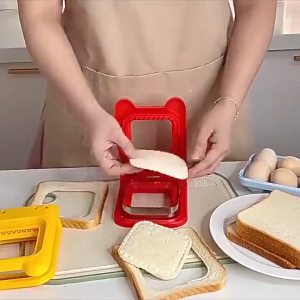 Cartoon Sandwich Bread Cutting Mold DIY Pocket Sandwich Maker Bread Baking Tool for Kids Square Sandwich Bread Toast Mold