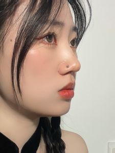 ต่างหูแม่เหล็กแบบไม่ต้องเจาะ ประดับเพชรเทียม แฟชั่นสำหรับผู้หญิง ต่างหูแบบมีรูปทรงเรขาคณิต วัสดุอื่นๆ ราคาไม่เกิน 100 หยวน