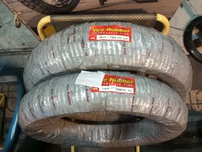 Lốp XSR155 Fz150i MT15 R15 các dòng dùng mâm vành 17.... Gai hỗn hợp đa địa hình. Hiệu Vee Rubber nhập khẩu Thái Lan .