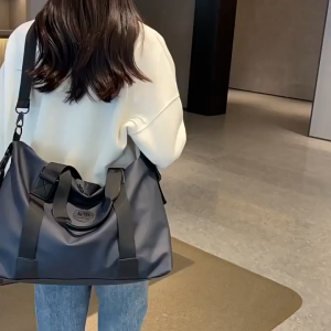 [พร้อมส่งในไทย]กระเป๋าเดินทางแบบพกพาแฟชั่นกระเป๋าหนัง PU กระเป๋าออกกำลังกาย