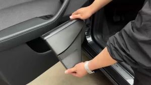 Front Door Trash Can for Tesla Model Y/YL Juniper 2025 Car Door Storage Box Multifunctional Storage Box Garbage Can Accessories
