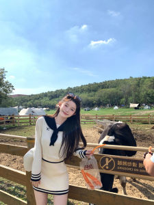 Fall 2024 French Elegant College Style Slim Fit Navy Collar Knitted Set Half Skirt Sweater Fashionable Womens Ensemble