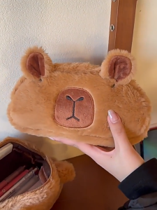 Kotak Pensil Bulu Lucu Capybara: Multifungsi & Aesthetic