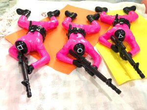 หุ่นสควิดเกมส์คลานได้ มีเสียง มีไฟ ตุ๊กตาสควิดเกมส์