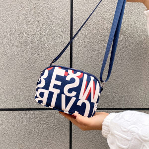 กระเป๋าสะพายข้างผ้าอ็อกซ์ฟอร์ดขนาดเล็กสำหรับผู้หญิง กระเป๋าใส่โทรศัพท์มือถือแบบสามชั้น กระเป๋าสะพายไหล่ข้างเดียว กระเป๋าสะพายข้างแบบลำลอง