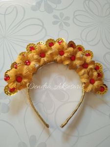 Mahkota Bunga Semanggi / mahkota karnaval dan tari / mahkota bunga cantik