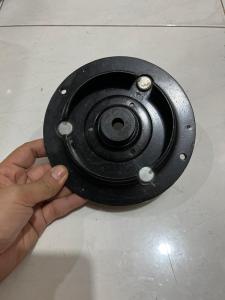 SUPPORT SHOCK BREAKER DEPAN INNOVA ORIGINAL