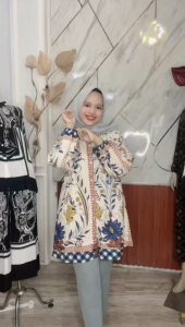 atasan wanita terbaru 2025/Blus kemeja motif/ Atasan Rayon Motif/ blouse Rayon Motif/ blus rayon terbaru/ Kemeja Floral/ Atasan Autumn/Korean Look