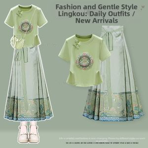 NUMEN BUTTON | Large Size Beautifully Designed Two-Piece Set with Short Sleeve and Mian Skirt
