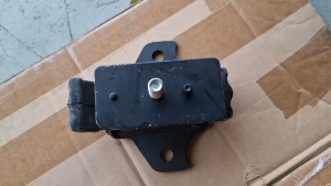 ยางแท่นเครื่อง รีโว่ เครื่อง 2.4 2.8 ดีเซล ของใหม่ แท้