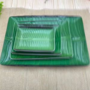 ถาดลายใบตอง จานลายใบตอง ลายใบกล้วย ถาดเมลามีน จานเมลามีน ถาดเสริฟอาหาร เนื้อหนา อย่างดี มีให้เลือกหลายขนาด