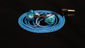 0.78QDC Interface MP3 in-Ear Earphone Fever Wired Earphone Twist Cable