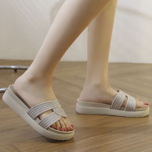 Gomei Ladies Flat Sandals Summer Fashion Casual Thick Bottom Beach Flashing Comfortable Breathable Slip-On Womens Shoes