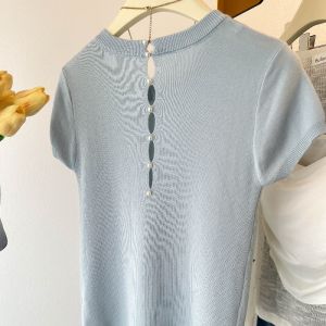 เสื้อผ้าผู้หญิงระดับไฮเอนด์สีเขียวสี่ฤดูหางโจวเสื้อถักแขนสั้นฉลุลายด้านหลังแถวที่13ในกวางโจวเสื้อสีฟ้าอ่อนสำหรับฤดูร้อน