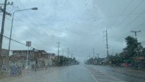 สเปรย์เคลือบกระจก กันน้ำเกาะ ไล่น้ำ กันฝ้ามัว Getsun Glass Coating ของแท้