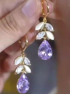 ต่างหูรูปใบไม้ทรงหยดน้ำสีม่วงเทรนด์ใหม่ 2025 สำหรับผู้หญิง ต่างหูแบบอเนกประสงค์ แฟชั่นสำหรับเดินทาง ต่างหูแบบห้อย