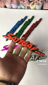 EMBLEM MOTOR SATRIA F150 VARIASI TIMBUL 3D BAHAN RESIN