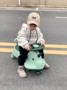 VOGO Swing car Scooter car Bright Ride-On Kiddie Toy Car For Toddlers 1-3 Years Music Lights