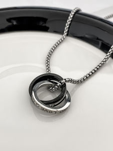 Niche Style Fancy Necklace: Men's Fashion & Accessory Guide