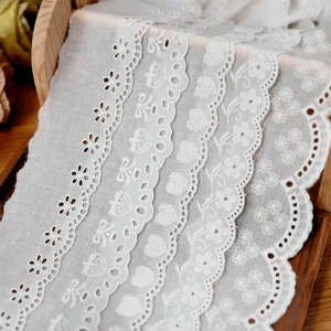 White Heart-shaped Cotton Lace