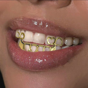 Hip-Hop Heart Zircon Teeth Grill - A Sparkling Teeth Accessory In Hip-Hop Style Perfect For Music Festivals And Parties