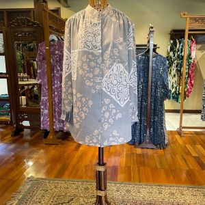 Rose Tunik by Dian Pelangi LIMITED EDITION Blouse Baju Atasan Kemeja Blus Outfit Batik Kerja Kantor Pesta Pernikahan kondangan Wanita Hijaber Cantik Anggun Modis Modern Elegan Mewah Model Korea Terbaru Motif Hand Made Kekinian