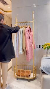 [GGJJ]ที่แขวนหมวก กว้าง 60ซม. เสาไม้แขวนสูท ที่แขวนผ้า ที่แขวนกระเป๋า ราวตากผ้าอเนกประสงค์ ราวตากผ้าเหล็ก ราวผ้า ที่แขวนกระเป๋า ราวแขวนกระเป๋า ที่แขวนหมวก ราวแขวนเสื้อผ้า หมุนได้และทนทาน