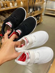 Childrens Running Shoes Breathable Fly Knit Anti-Slip Low Top Canvas EVA Midsole Comfortable All Season Sports Sneakers