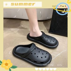 QDshop รุ่นแนะนำ รองเท้าแตะแฟชั่น รุ่นนี้เอาใจสายมินิมอลสุดๆ รองเท้าเป็นแบบสวมไม่เสริมพื้นให้สูงมาก วัสดุทำจากยางรองรับการสวมใส่สบายๆ ในชีวิตประจำวัน