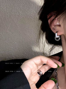 ต่างหูรูปวงแหวนคู่ประดับเพชรสองชั้นแบบสวมใส่สองครั้งสำหรับผู้หญิง ดีไซน์เรียบง่าย ดีไซน์ฤดูร้อน ดีไซน์เย้ายวนใจ เครื่องประดับหู