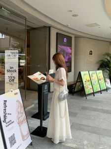 Bộ Đầm A-Line Ngắn và Áo Sơ Mi