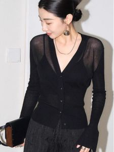 Spring Lightweight V-Neck Sun Protection Blouse Black Short Slim Fit Long Sleeve
