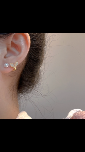 0 บาท⚡️⚡️⚡️ YIDAO🌸 ชุดต่างหูสร้อยคอลายโบว์อเนกประสงค์สำหรับผู้หญิง1ชุดสร้อยคอแฟชั่นวินเทจสำหรับเด็กผู้หญิงของขวัญงานแต่งงาน YIDAO🌸 ต่างหูมุกของผู้หญิงฝรั่งเศสระดับไฮเอนด์ต่างหูการออกแบบที่สวยงามต่างหูหรูหราแสง