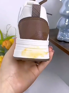 Shoes Cleaner Tissue Portable Shoe Wipes – Quick Cleaning for Leather & Sneakers 鞋子清洁湿巾 便携去污擦鞋纸 随时随地快速清洁运动鞋皮鞋