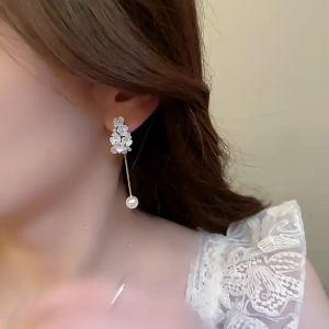 GL 18K GOLD Fashionable Pearl Flower Tassel Style Earrings ES63622