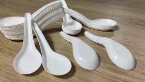 ช้อน ช้อนพลาสติก ช้อนสั้น ไม่บาดปาก ใช้ตักอาหาร พลาสติกอย่างดี ใช้ง่าย แข็งแรงทนทาน ไม่หัก ใช้แล้วทิ้ง ช้อนสีขาว WN